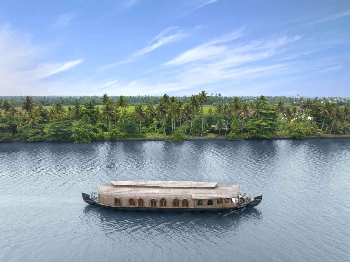 Kumarakom Lake Resort Houseboat